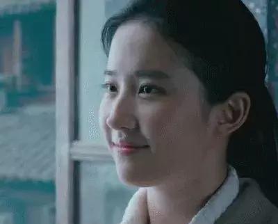 女明星媽媽爆料視頻,揭秘明星家庭背后的故事