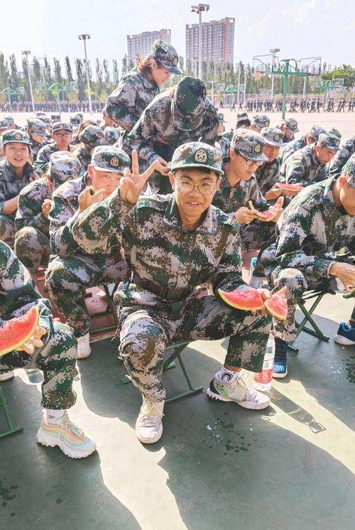 吃瓜爆料軍訓跳舞視頻,揭秘軍訓跳舞視頻背后的故事 第2張 吃瓜爆料軍訓跳舞視頻,揭秘軍訓跳舞視頻背后的故事 第2張