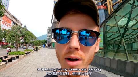 吃瓜小哥網(wǎng)紅叫什么來(lái)著,揭秘“吃瓜小哥”網(wǎng)紅背后的故事