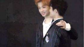 李馬克前女友爆料視頻在線觀看,揭秘昔日戀情內(nèi)幕  第2張