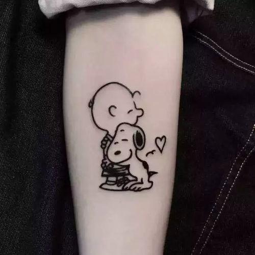 最新吃瓜網紅紋身圖,揭秘吃瓜網紅的個性紋身圖鑒  第2張