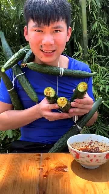 娛樂吃瓜醬精神小伙