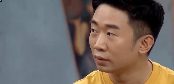 楊迪女朋友爆料視頻播放,揭秘明星戀情背后的甜蜜瞬間  第2張